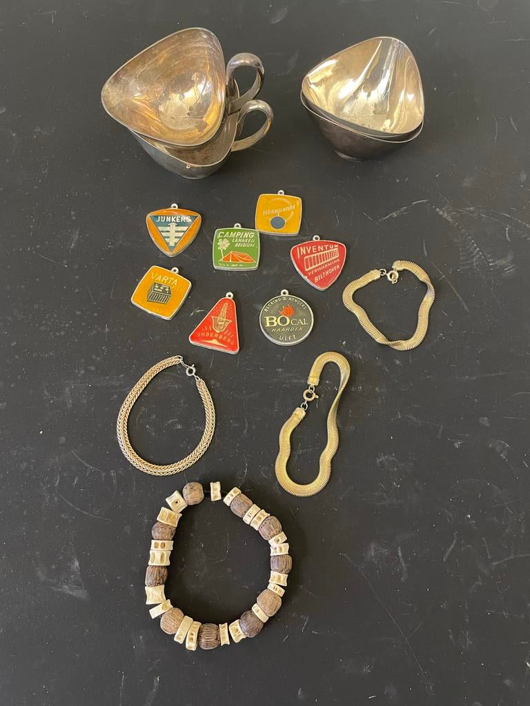 DOOS1 Vintage Collectie: Hangers - Speldjes & Armbanden, Ophalen of Verzenden