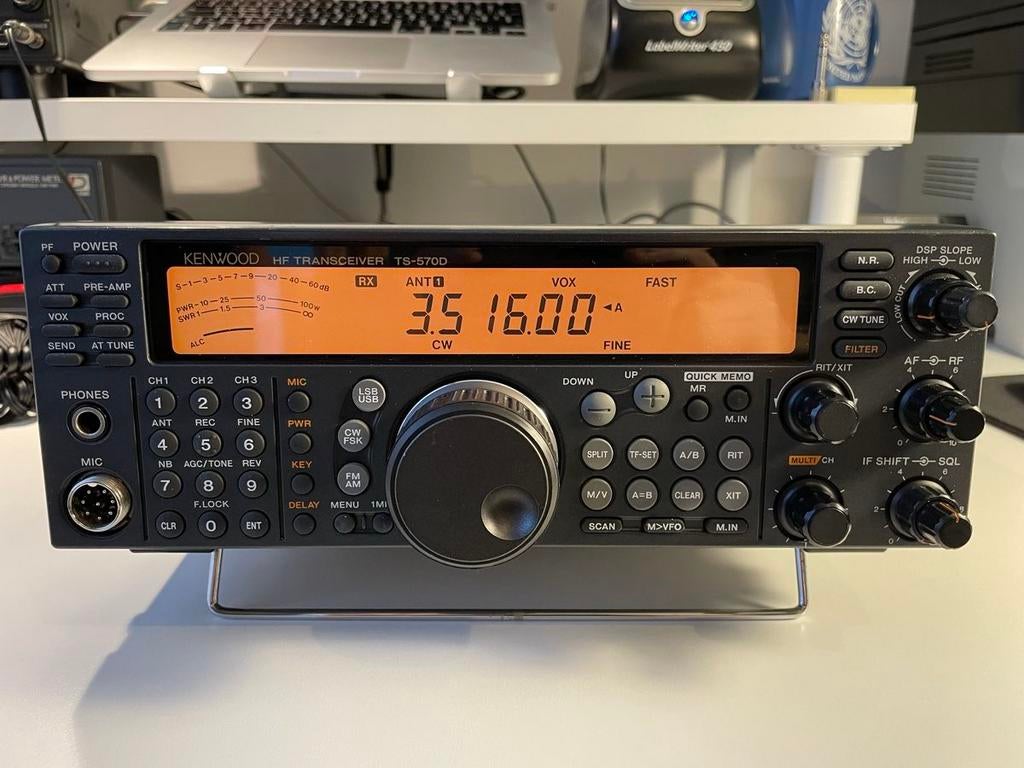 Kenwood TS 570 DG nieuwstaat !, Telecommunicatie, Zenders en Ontvangers, Ophalen of Verzenden, Zo goed als nieuw