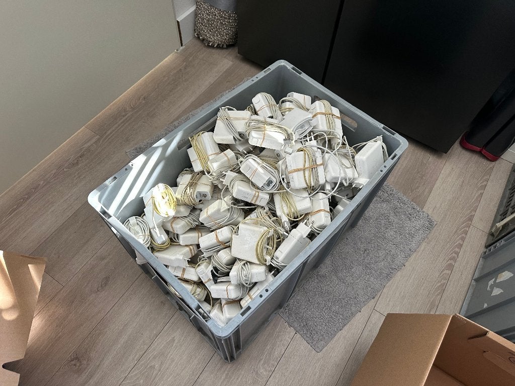 Veel Macbook Pro Air Apple Magsafe 2 laders 45W en 85W, Computers en Software, Laptop-opladers, Ophalen of Verzenden, A, A, A