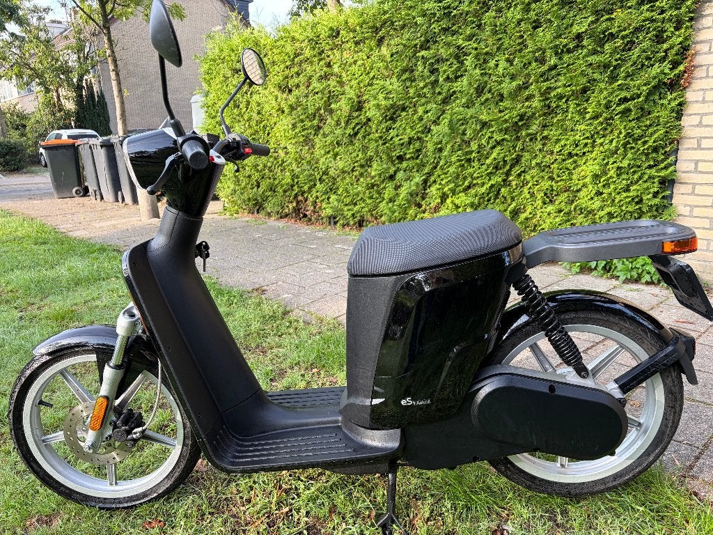 e-scooter Askoll, Fietsen en Brommers, Maximaal 45 km/u, Elektrisch, Zo goed als nieuw, Ophalen