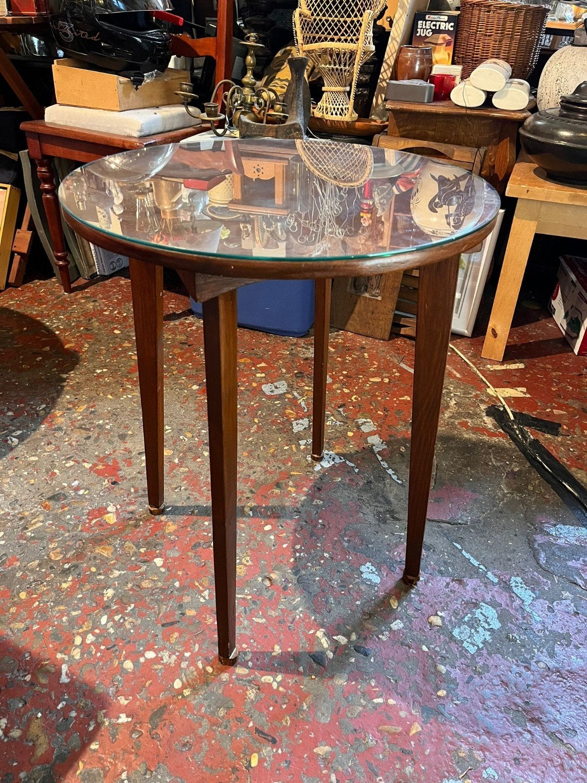 Vintage Bijzettafel met Glazen Blad - Hout, Huis en Inrichting, Tafels | Bijzettafels, Minder dan 55 cm, Gebruikt, Hout, Ophalen