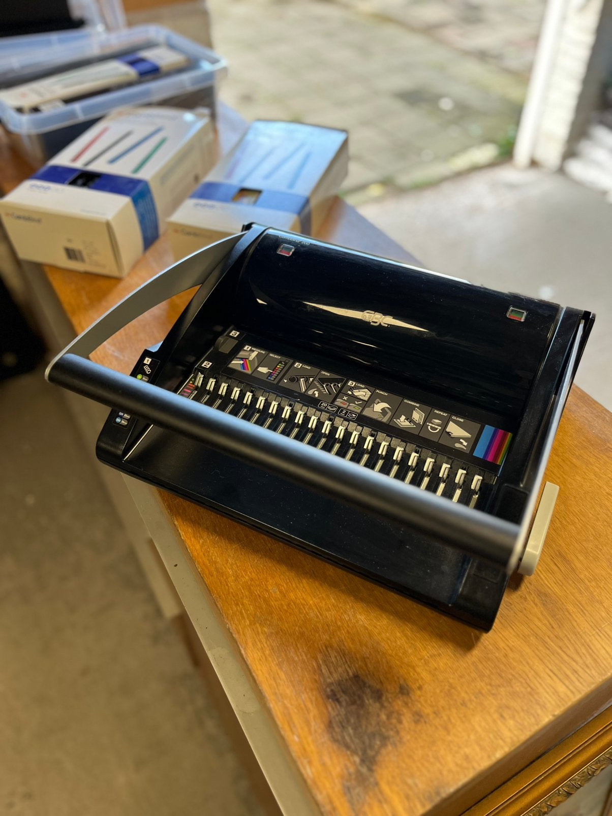 GBC CombBind 200 Inbindmachine + Bindruggen en Covers, Ophalen, A, A, A