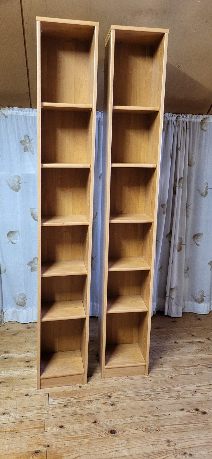Boekenkast smal hout, Ophalen, Hout, Cd's