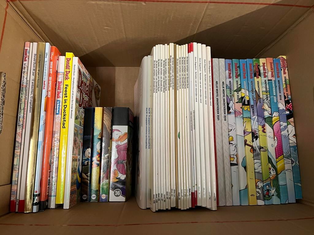 050L - Heel veel Donald Duck verzamelalbums / vakantieboeken, Meerdere stripboeken, Ophalen of Verzenden, Zo goed als nieuw, Donald Duck