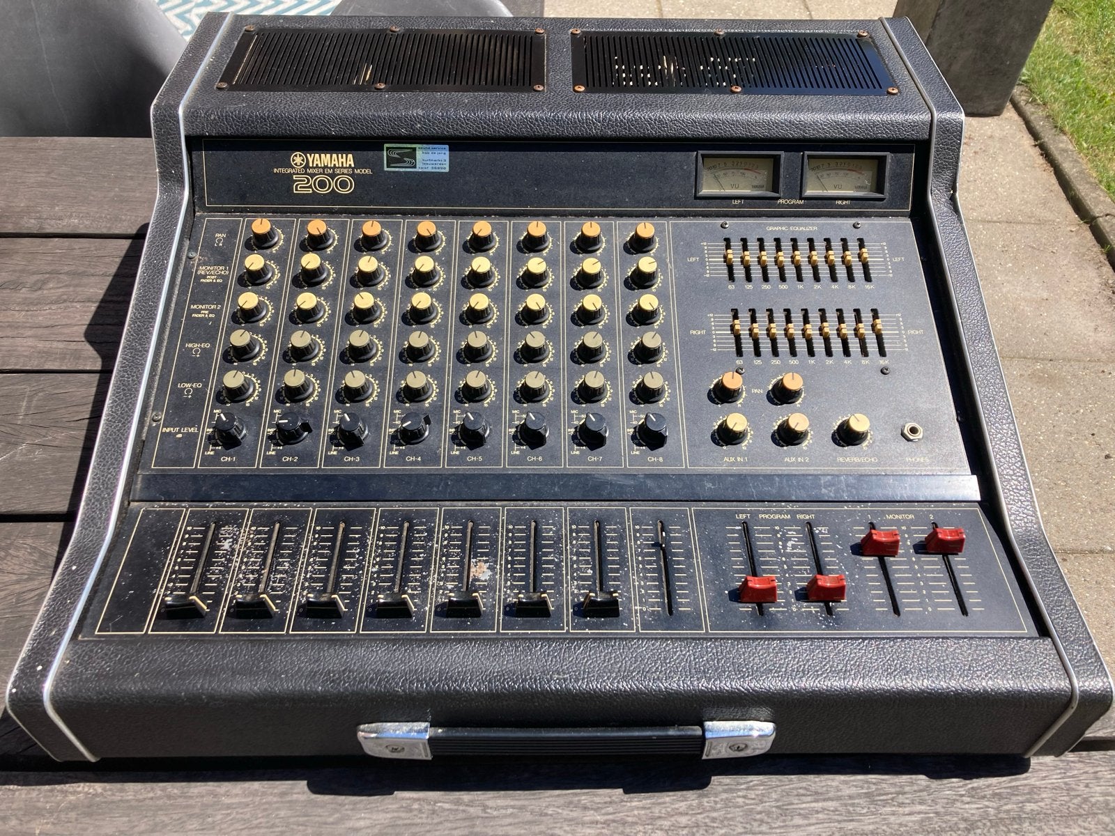 Yamaha EM-200 Geïntegreerde Mixer - Vintage Geluid, Ophalen, Gebruikt, 5 tot 10 kanalen, Microfooningang