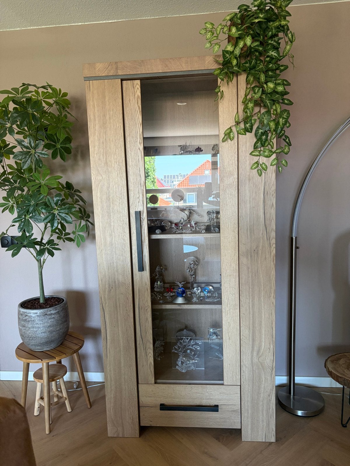 Moderne Vitrinekast met Glazen Deur en Lade - Houtlook, Ophalen, Gebruikt, Met deur(en), Glas