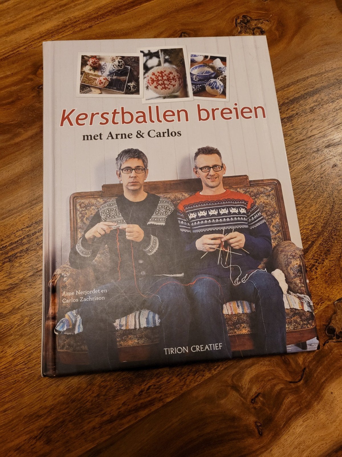 Kerstballen breien met Arne & Carlos, Breien en Haken, Arne Nerjordet en Carlos Zachrison, Ophalen of Verzenden, Zo goed als nieuw