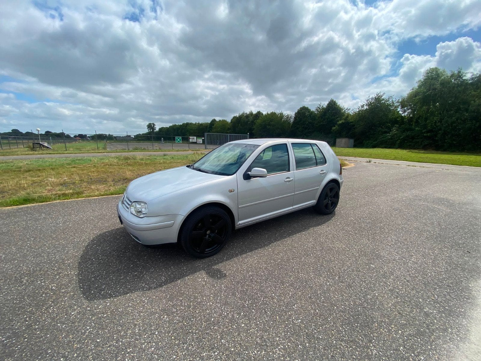 Volkswagen Golf 2.3 V5 110KW 1999 Grijs, Voorwielaandrijving, 149 pk, Zilver of Grijs, 1500 kg