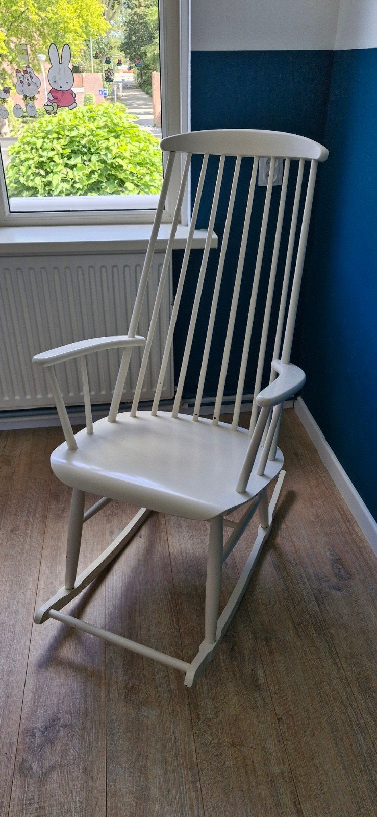 Witte vintage schommelstoel met evt zitkussen, Ophalen