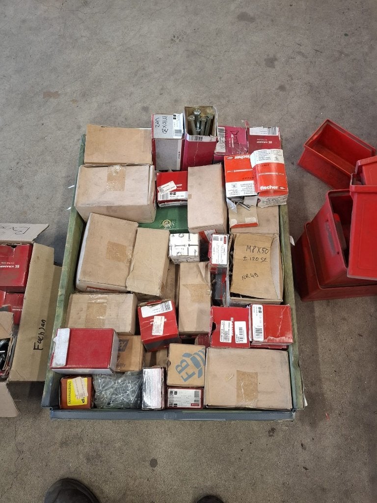 Te koop partij bevestigingsmaterialen 100 euro, Doe-het-zelf en Verbouw, IJzerwaren en Bevestigingsmiddelen, Ophalen, Nieuw, Minder dan 50 mm