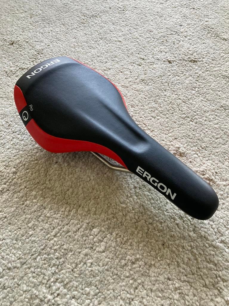 Ergon pro zadel sme3, Ophalen, Zo goed als nieuw, Zadel
