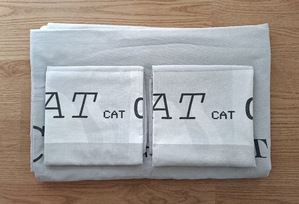 2-persoons dekbedovertrek met tekst 'CAT' en kattenprint, Overige kleuren, Dekbedovertrek, Tweepersoons, Ophalen of Verzenden