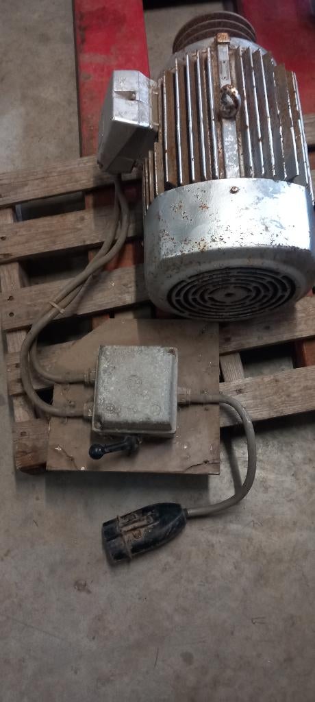 Electrische motor 10 pk, Doe-het-zelf en Verbouw, Motoren, Ophalen of Verzenden, Gebruikt, Elektromotor, 1800 rpm of meer