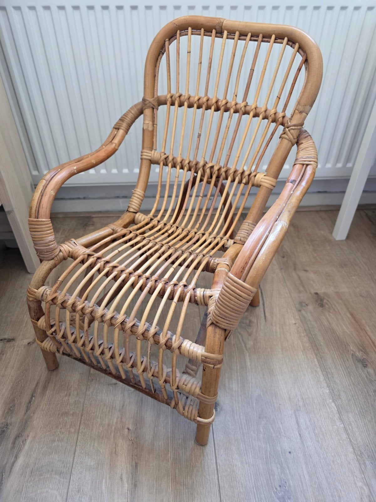 Rotan kinderstoel, Kinderen en Baby's, Kinderkamer | Tafels en Stoelen, Ophalen, Zo goed als nieuw, Stoel(en)