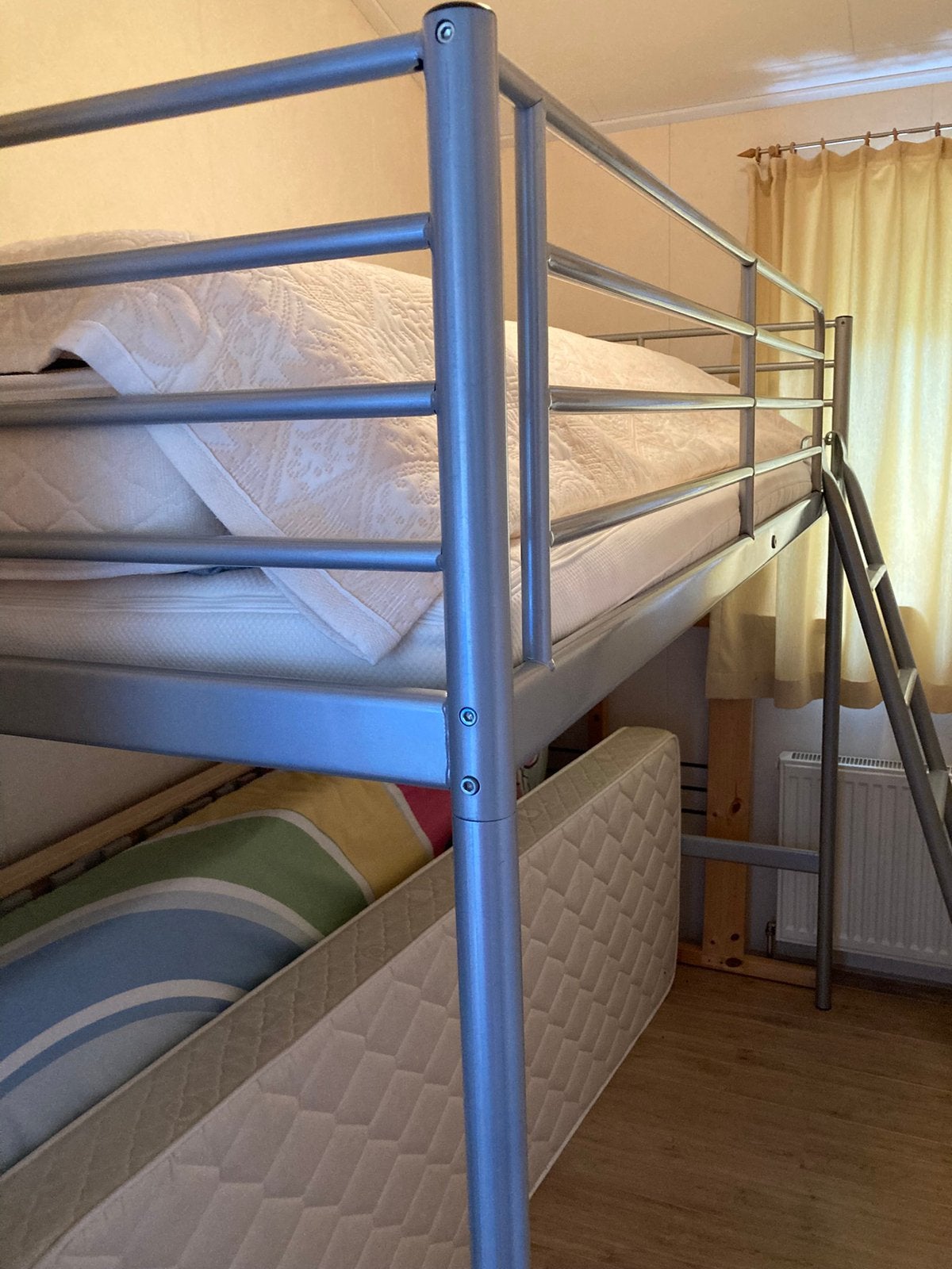 Hoogslaper met matras gratis af te halen, Ophalen, Eenpersoons, Zo goed als nieuw, 90 cm
