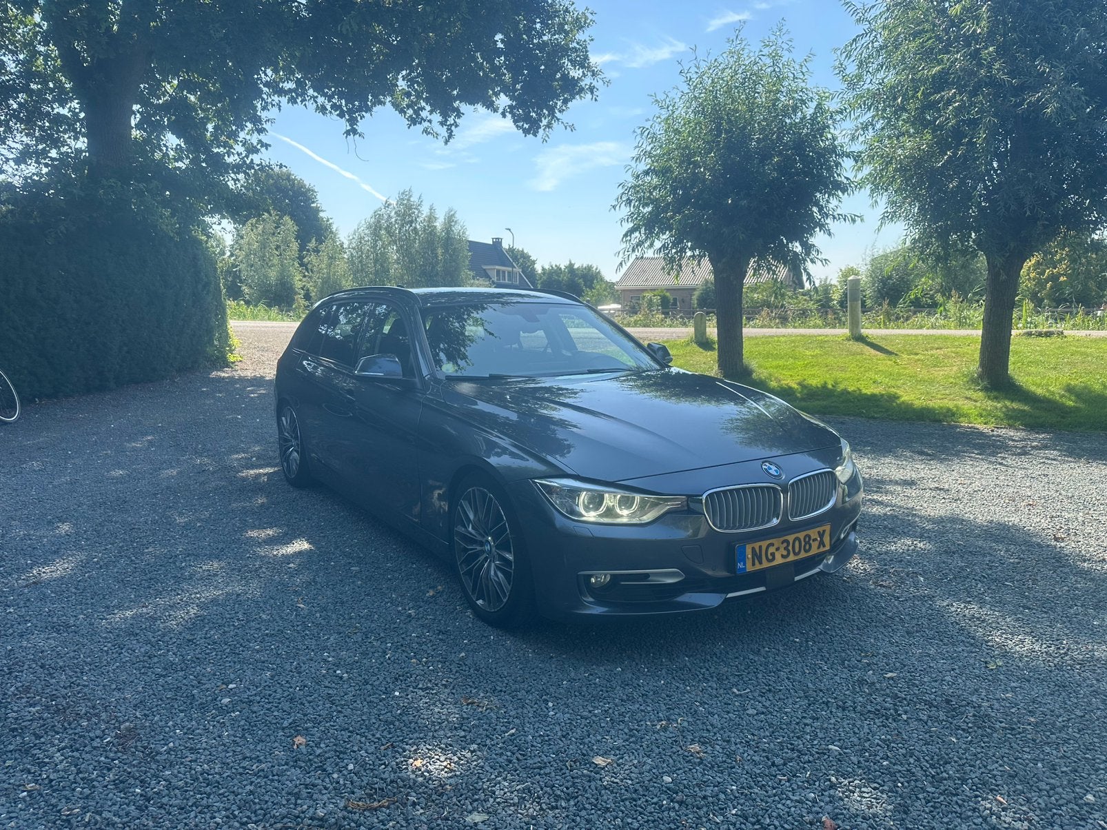 BMW 3-Serie 3.0 330D Touring AUT 2013 Grijs, Automaat, Achterwielaandrijving, 1800 kg, 2993 cc