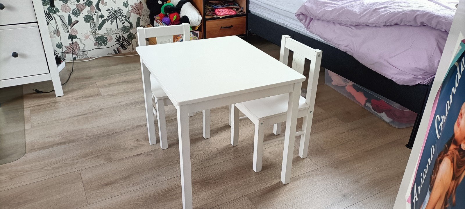 Ikea Kritter tafel met 2 stoelen, Kinderen en Baby's, Kinderkamer | Tafels en Stoelen, Ophalen, Gebruikt, Stoel(en)