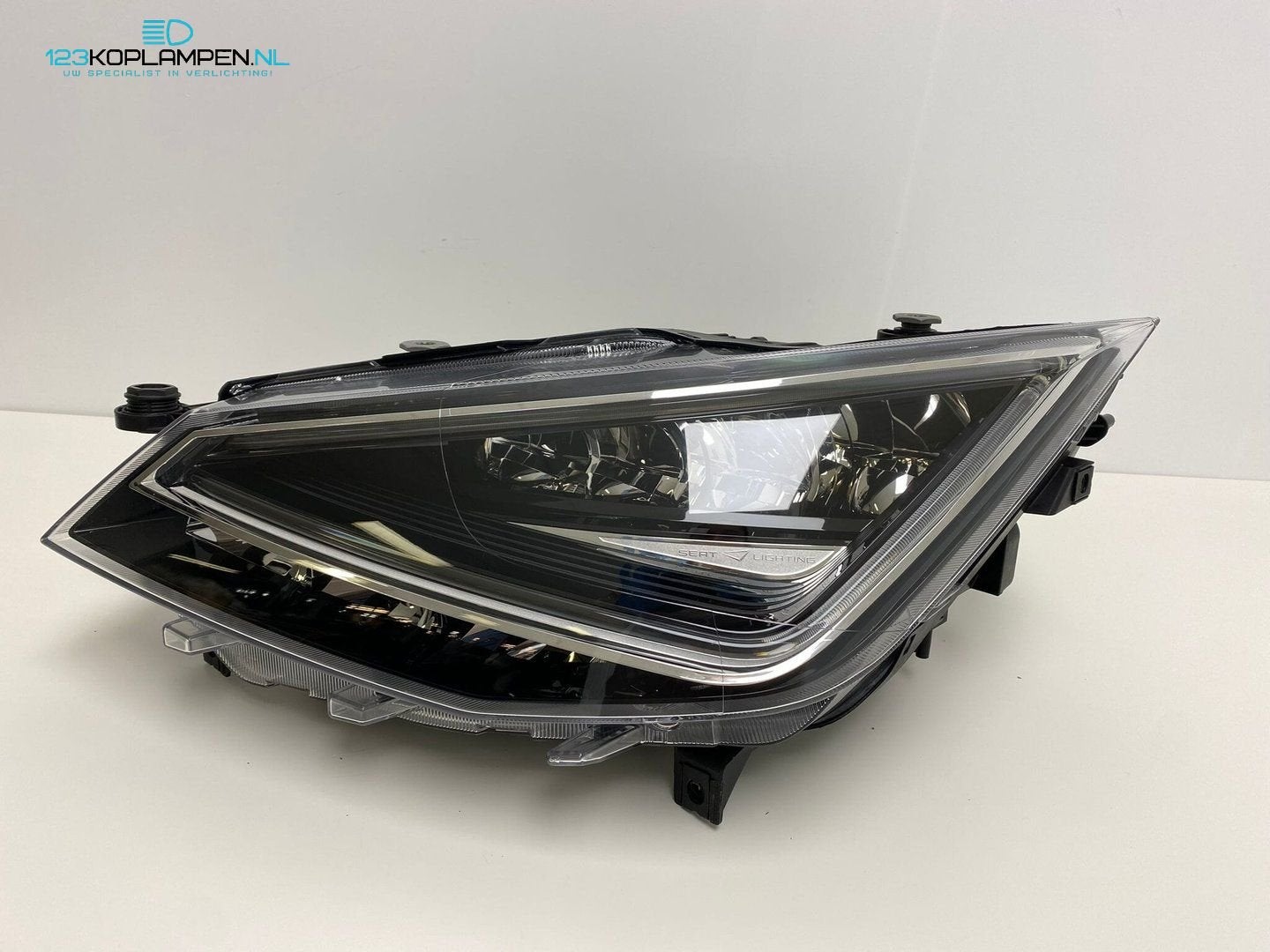(VR) Seat Ibiza 6F / Arona Full Led koplamp links