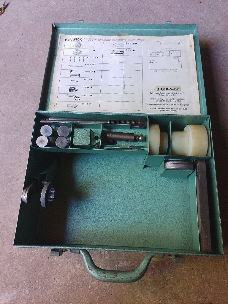 Oldtimer Peugeot 305 Dealer motor gereedschap Fenwick 8.0147, Auto diversen, Autogereedschap, Ophalen of Verzenden, Gebruikt