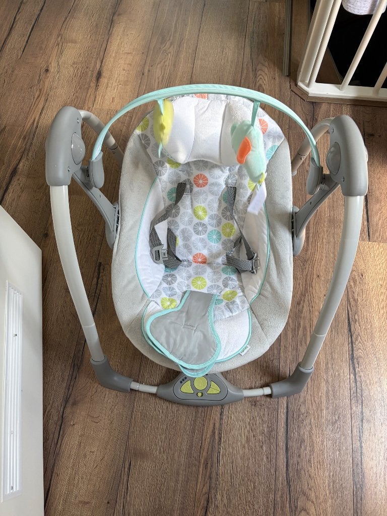 Swing 'n Go Portable Swing - Hugs & Spots / Babyschommel, Ophalen, Zo goed als nieuw, Schommelstoel, Met gordel(s) of riempje(s)