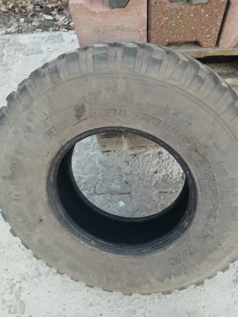 4x bf goodrich mud 255/85r16, Ophalen, Gebruikt