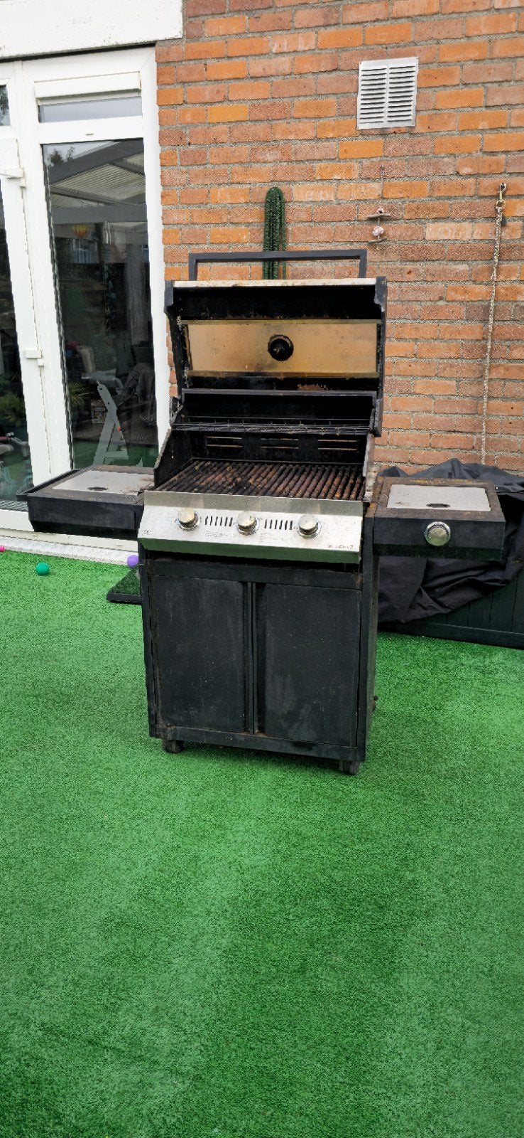 Grilld Gourmet 2 Gasbarbecue met hoes en gasfles, Ophalen of Verzenden, Gebruikt, Grilld