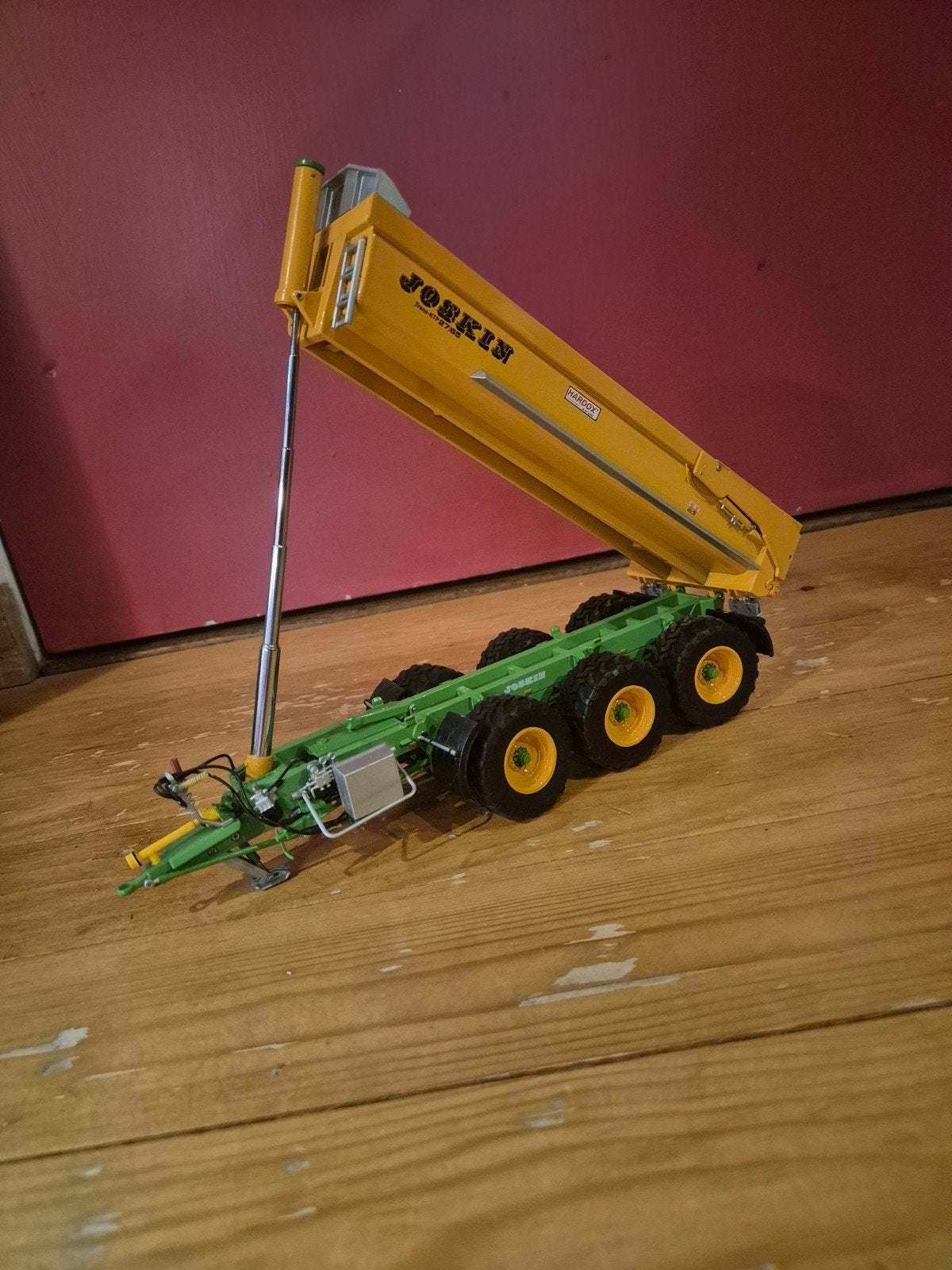 Joskin trans-ktp 27/65, Hobby en Vrije tijd, Modelauto's | 1:32, Ophalen, Zo goed als nieuw, Tractor of Landbouw, Overige merken