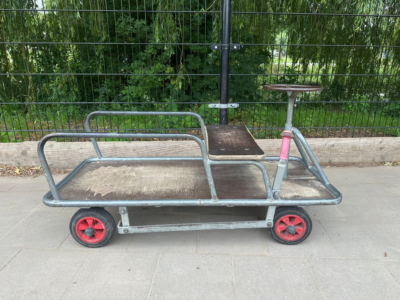 Duwkar met hoge zit, Kinderen en Baby's, Speelgoed | Houten speelgoed, Ophalen, Gebruikt