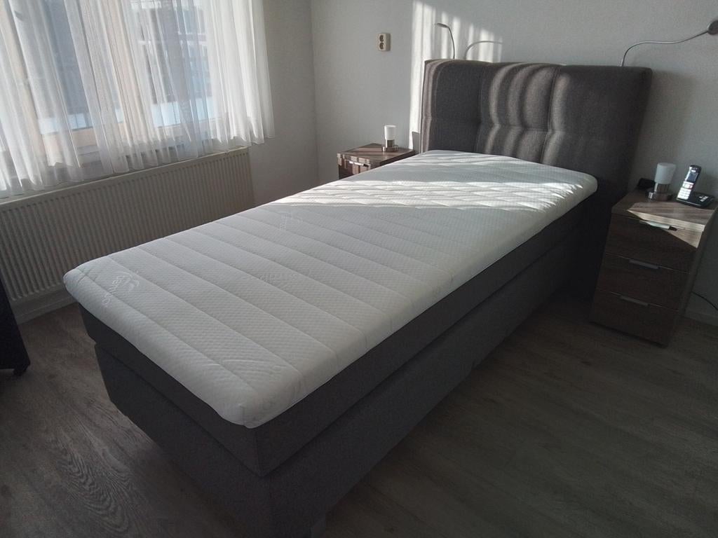 Eenpersoons boxspring, Ophalen, 90 cm, Eenpersoons, Grijs