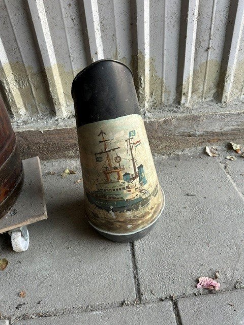 Antieke kolenkit met scheepsafbeelding, Ophalen, Koper