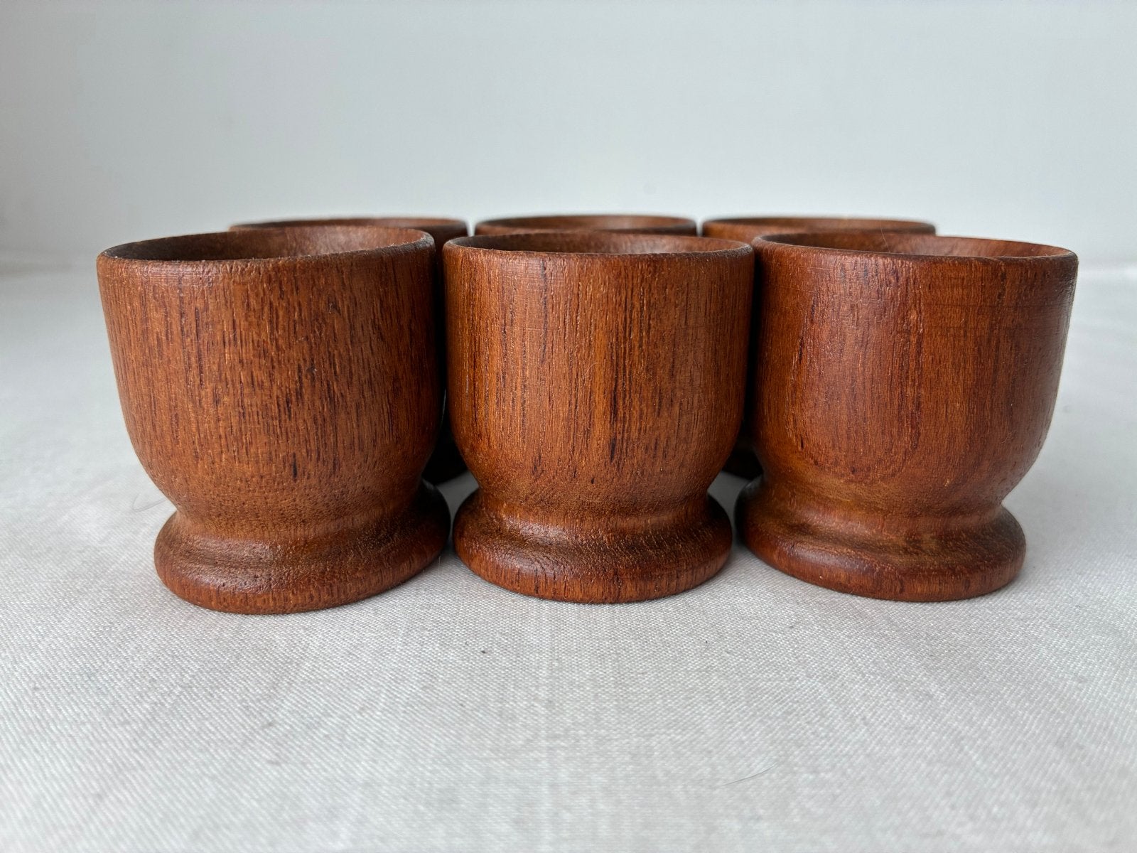 Set van 6 Teakhouten Eierdopjes - Vintage Design, Overige typen, Hout, Ophalen of Verzenden, Zo goed als nieuw
