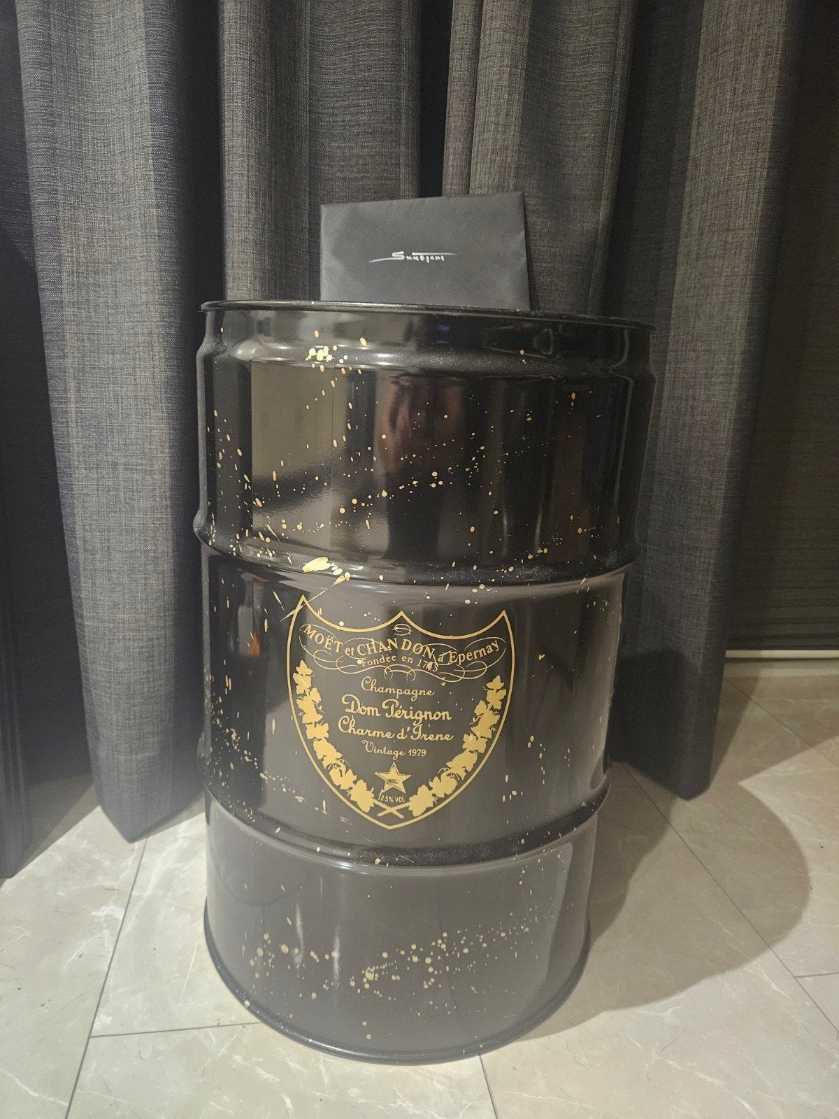 Dom Pérignon Moët & Chandon olievat bijzettafel, Zwart, Gemerkt, Ophalen of Verzenden, Metaal
