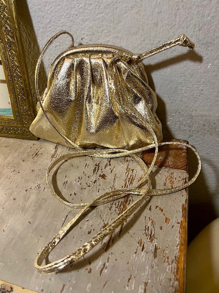 Vintage gouden kniptas kniptasje beugeltasje glamour tasje, Sieraden, Tassen en Uiterlijk, Tassen | Damestassen, Ophalen of Verzenden