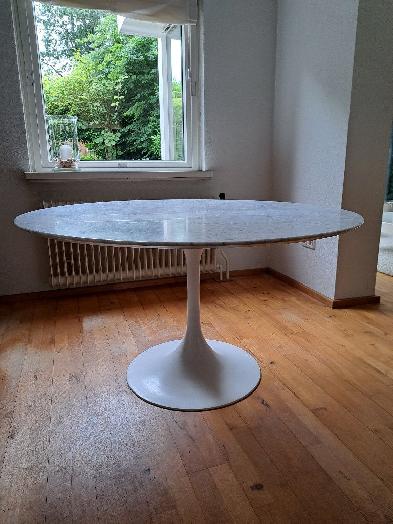 ronde eettafel met marmeren blad, doorsnee 130 cm., Huis en Inrichting, Tafels | Eettafels, Ophalen, Overige materialen, Gebruikt