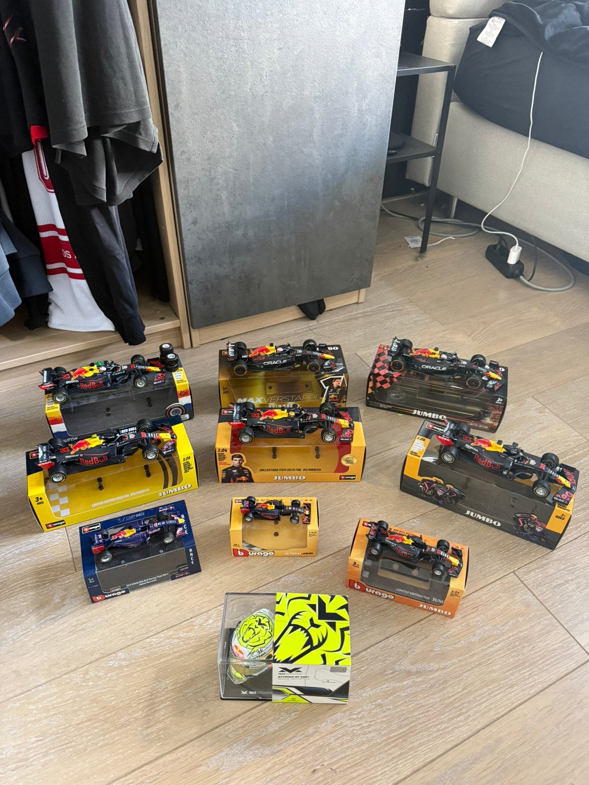 Grote Max Verstappen / Red Bull Racing schaalmodel Collectie, Ophalen of Verzenden, Zo goed als nieuw, Overige schalen, Auto onroad