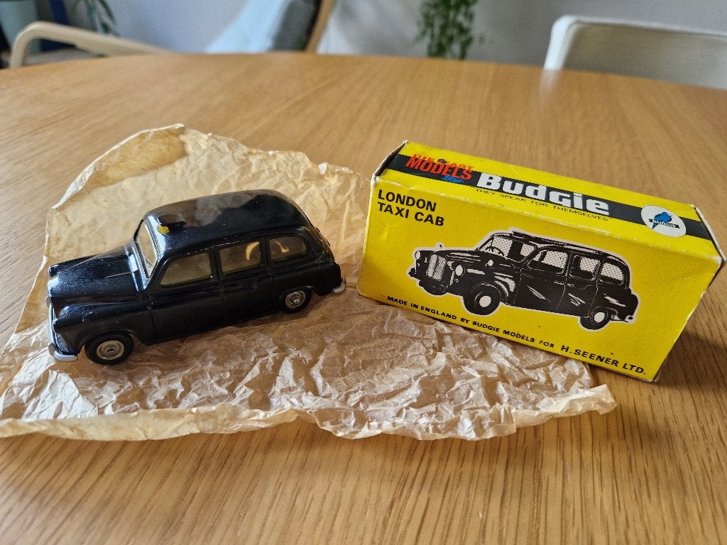 London Taxi Cab - Budgie 1:43 met doosje, Ophalen of Verzenden, Gebruikt, Auto, Overige merken