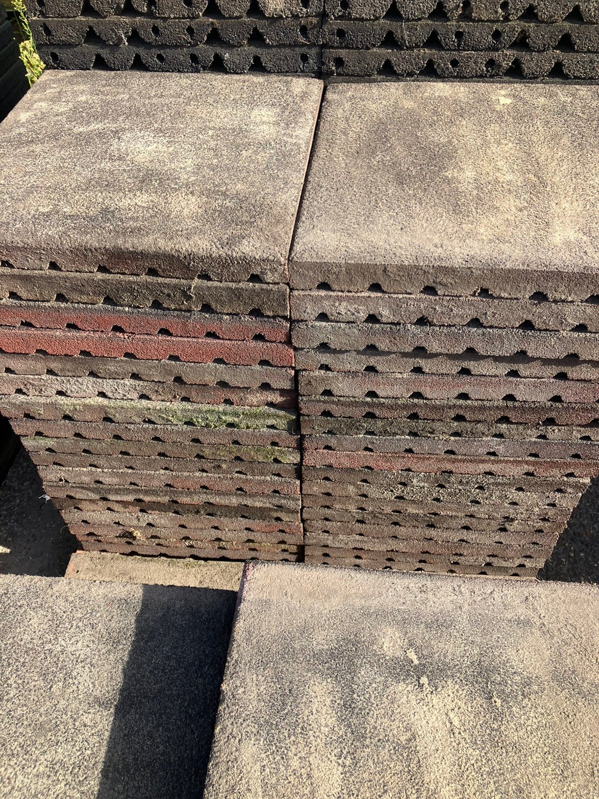 34 vochtdoorlatende rubberen tegels 50x50x4,5cm, Dieren en Toebehoren, Q, Q, Q