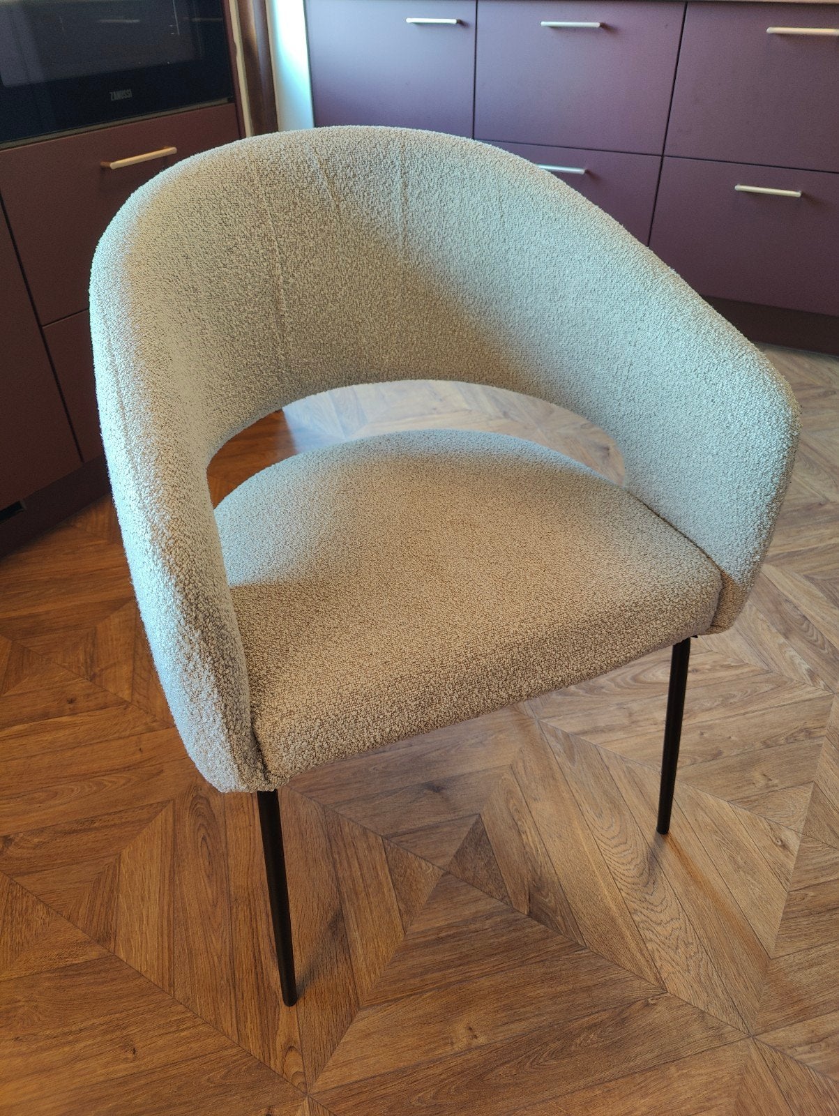 Miho eetkamerstoelen loods 5 stof bouclé beige, Overige kleuren, Ophalen of Verzenden, Zo goed als nieuw, Vier
