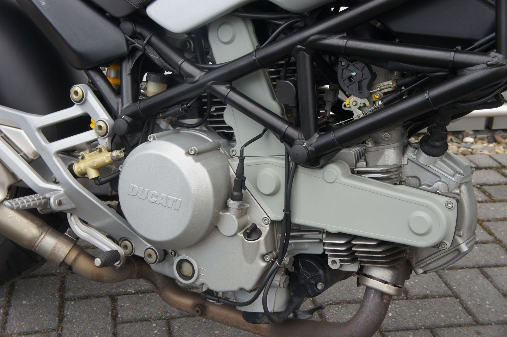 DUCATI M 620 I.E. (bj 2004) 7,850 km, DUCATI, 2 cilinders, Bedrijf, Onbekend