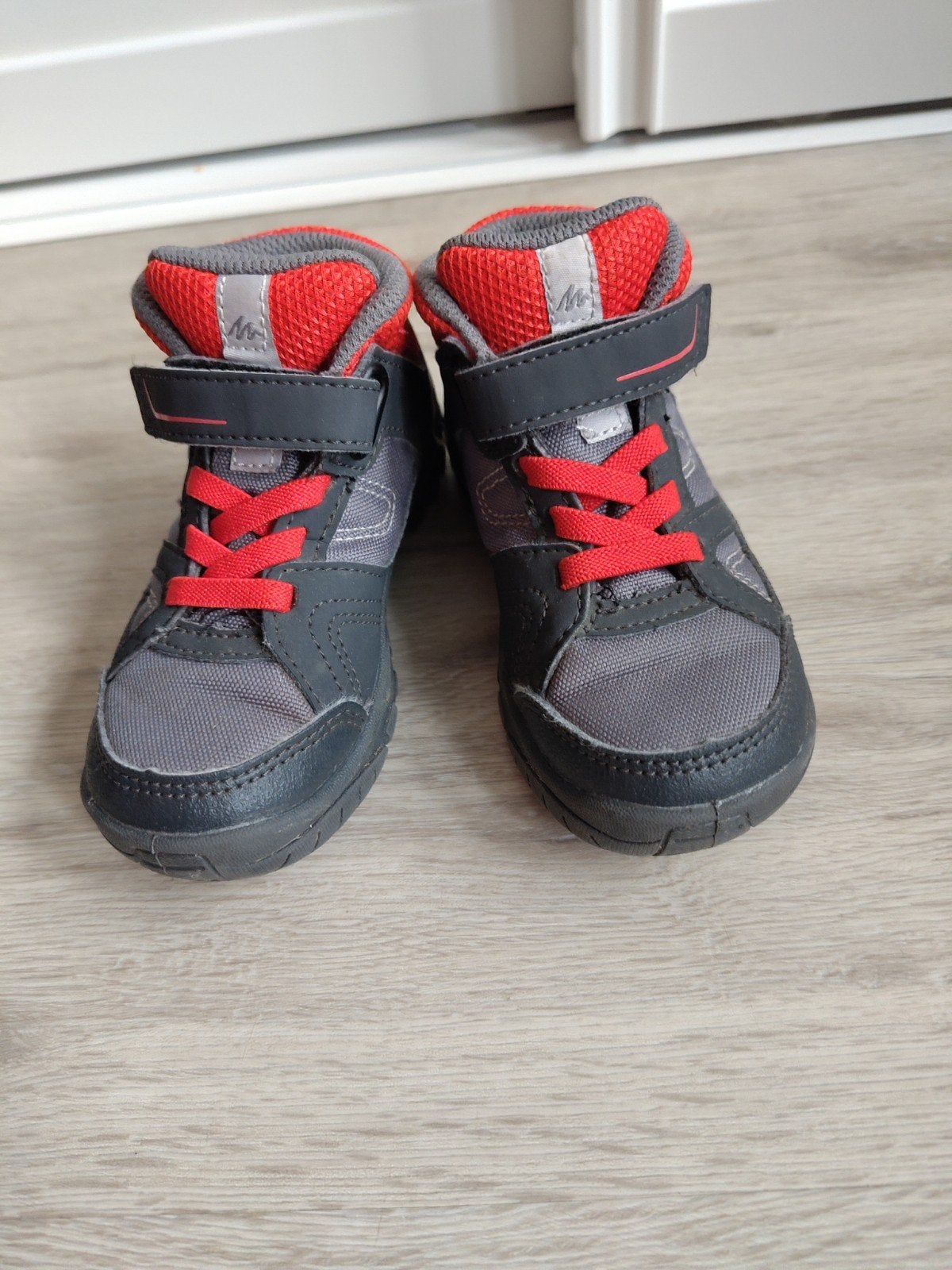 Quechua kinderwandelschoenen maat 25, zwart/rood, Gebruikt, Quechua, Jongen of Meisje, Schoenen