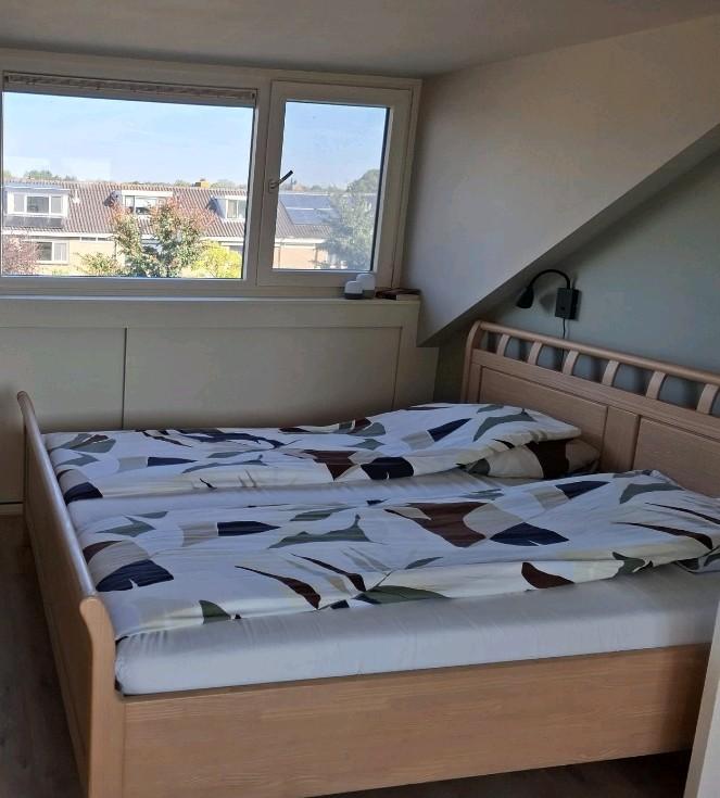 Tweepersoonsbed 180x200 - 2 persoonsbed - hout - houten, Antiek en Kunst, Antiek | Meubels | Bedden, Ophalen
