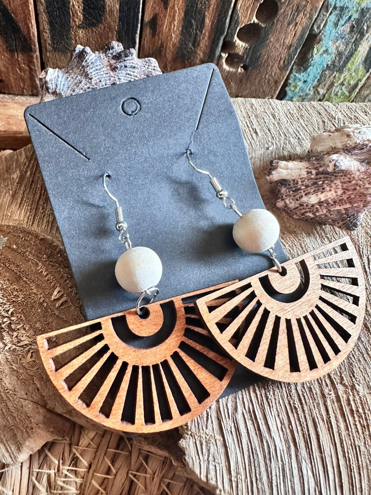 Boho oorbellen / halvr zon / hout / nieuw, Ophalen of Verzenden, Nieuw, Overige materialen, Hangers