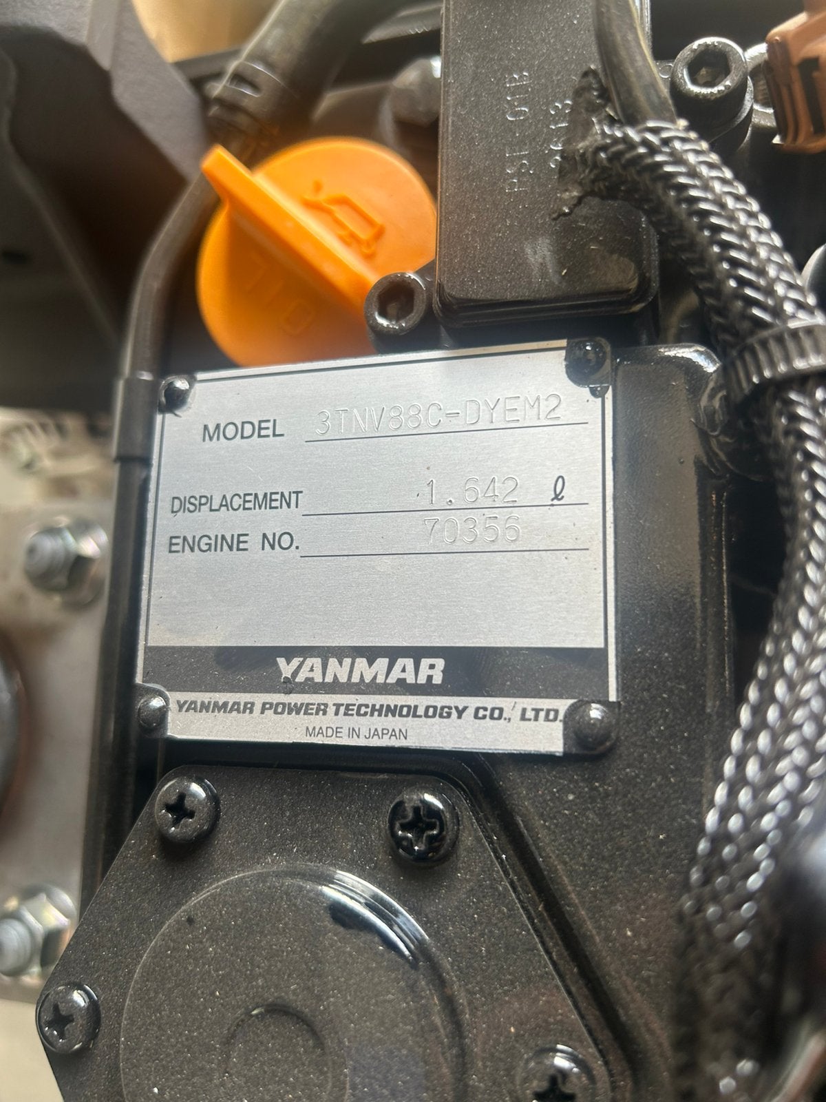 Yanmar dieselmotor 3TNV88C-DYEM2, Ophalen