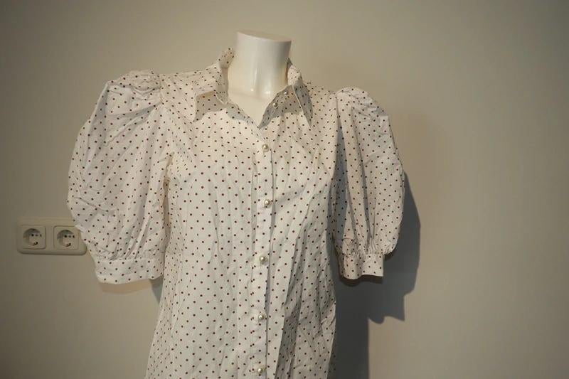 Custommade witte stippen blouse parel knopen pof mouwen 40, Kleding | Dames, Blouses en Tunieken, Maat 38/40 (M), Verzenden, Wit