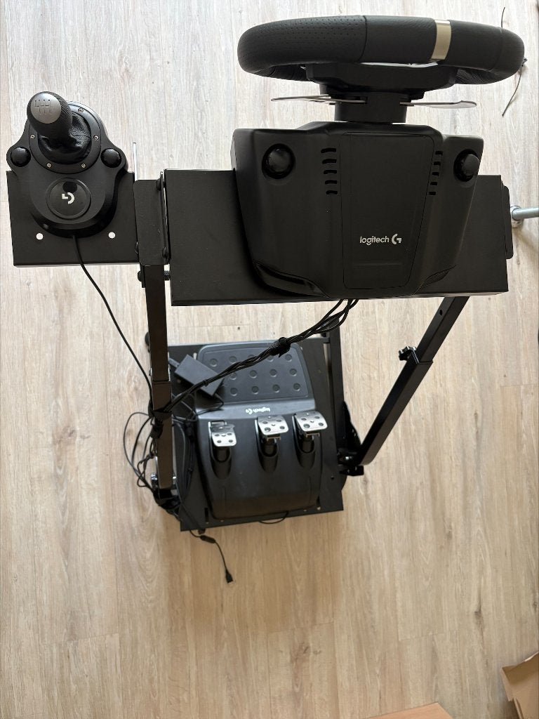 Foto 4 van Logitech G920 Racing Wheel (Xbox/PC) + Shifter + Wheelstand