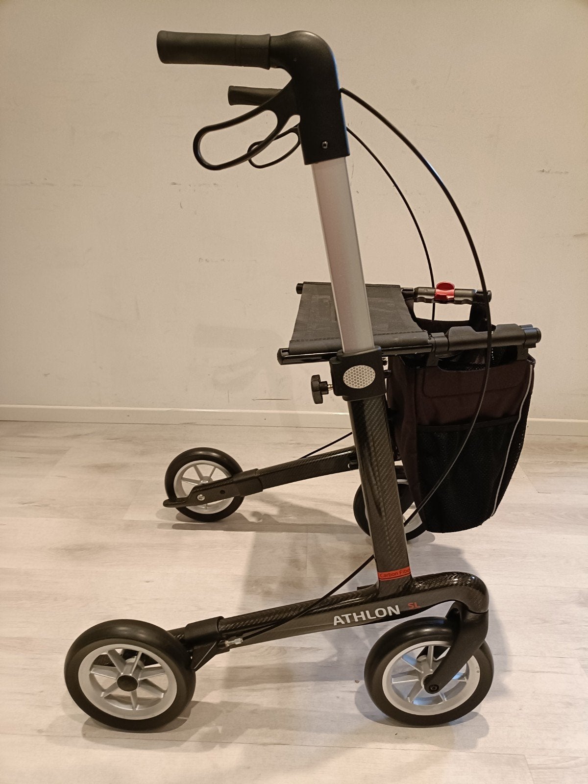 Rehasense Athlon SL Carbon rollator 5,5kg incl Servicebeurt., Diversen, -, -, Ophalen of Verzenden, Zo goed als nieuw