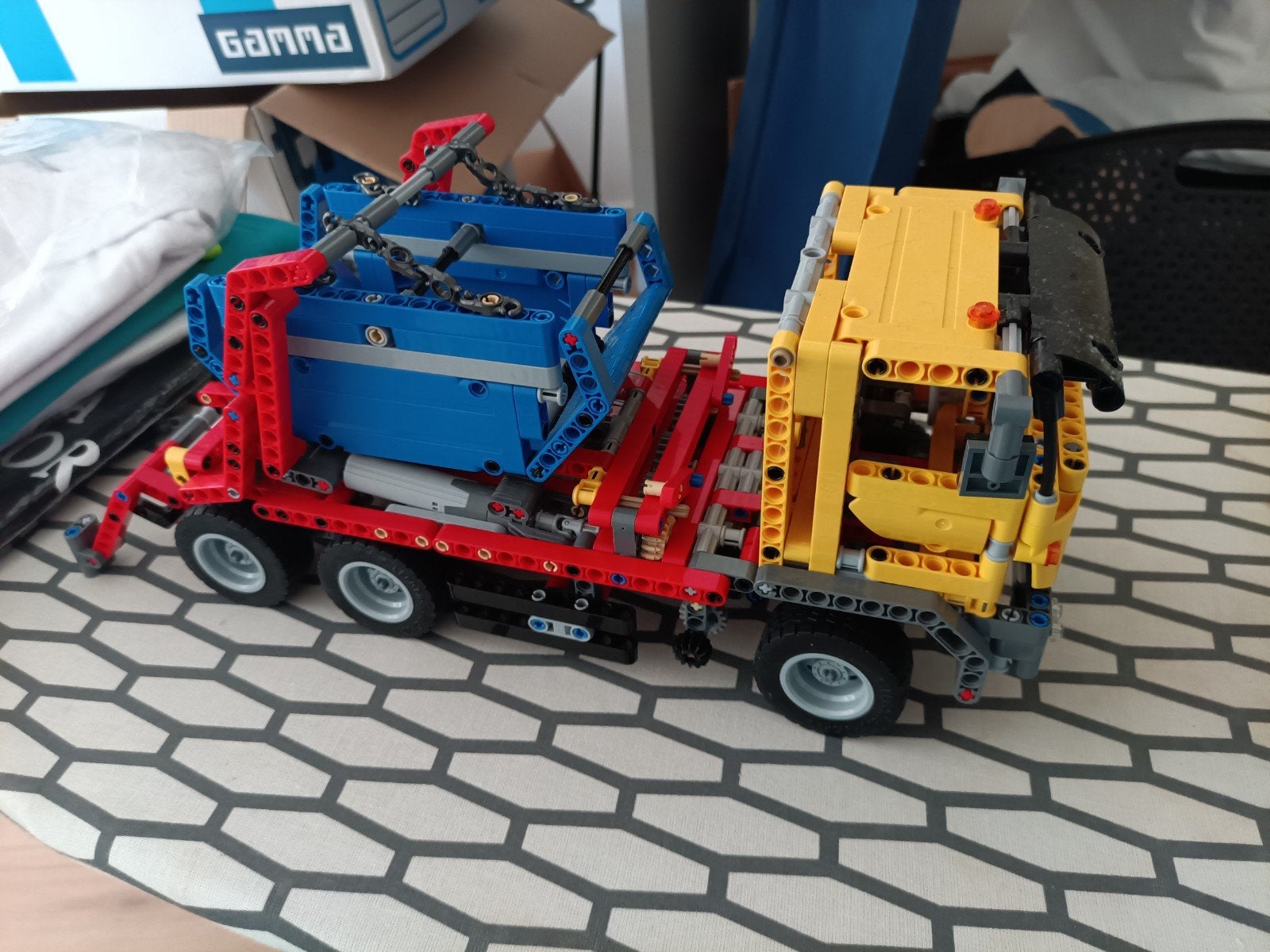 Lego Technic 42024 Container Truck met handleiding, Ophalen of Verzenden, Zo goed als nieuw, Overige merken