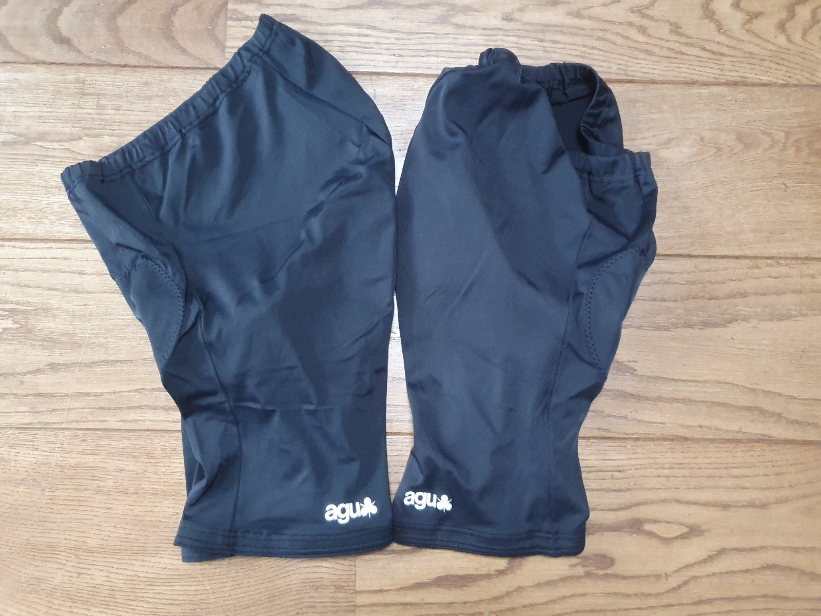 2 korte Agu fietsbroeken,  waarschijnlijk maat S of M, Ophalen, Gebruikt, M, Agu