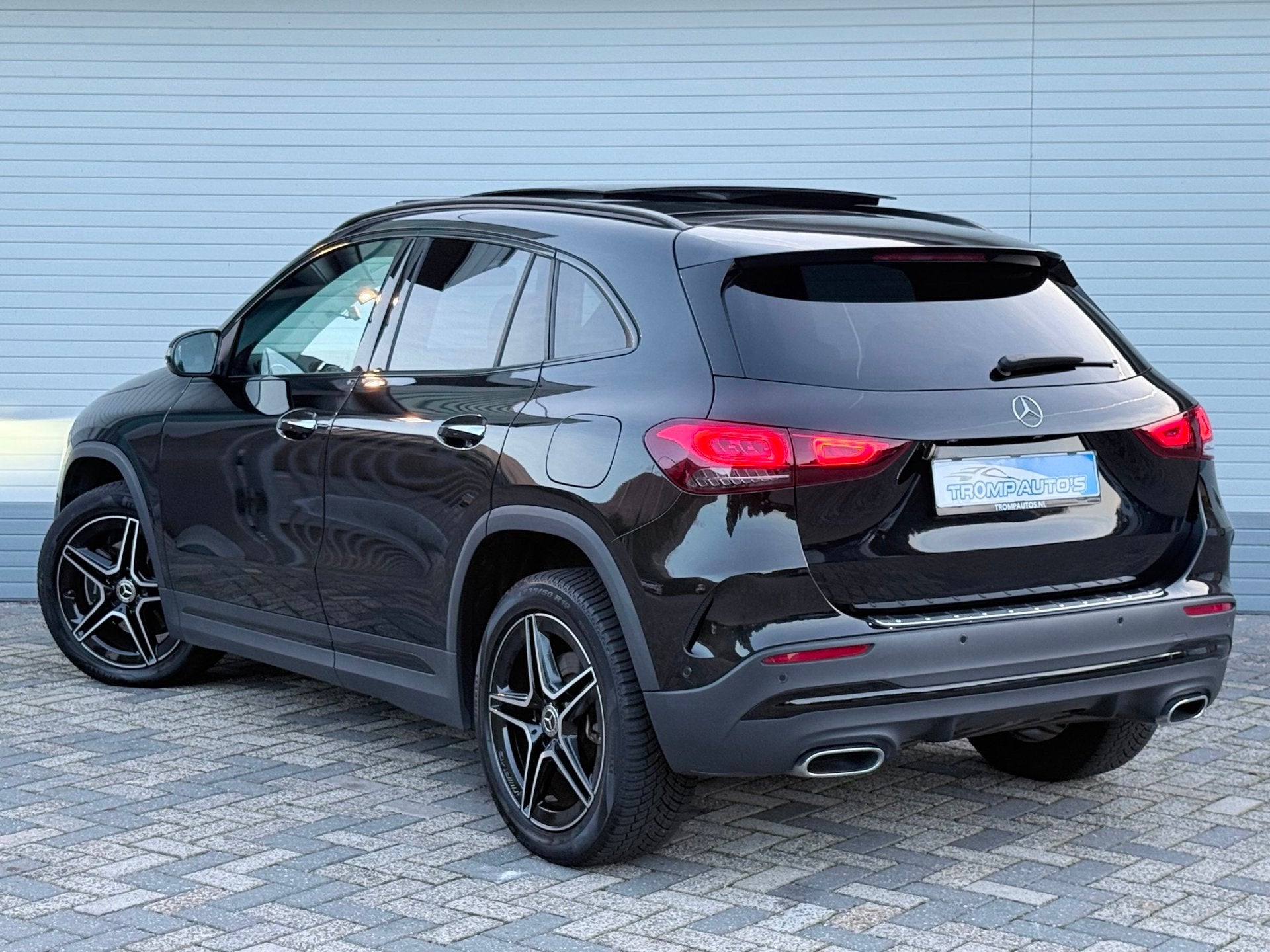 Mercedes-Benz GLA-klasse 250 e AMG Line|PANO|T.HAAK|MULTIBEA, Auto's, Automaat, Dealer onderhouden, 77 km/l, Gebruikt