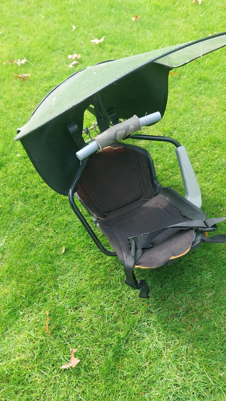 Kinderfietsstoeltje met windscherm en zonnekap, GMG, Ophalen of Verzenden, Gebruikt, Voetsteuntjes